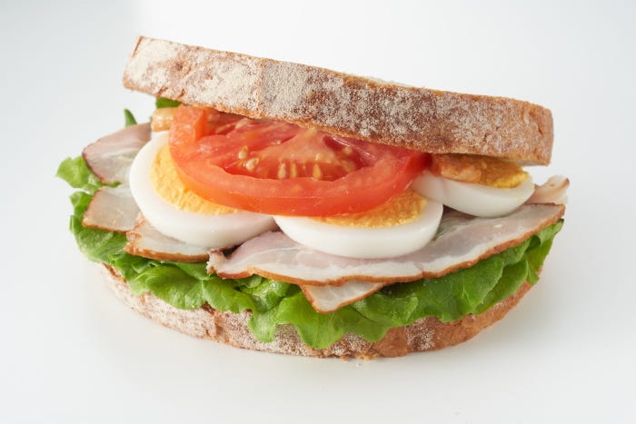 クラブハウスサンド 石窯カンパーニュ¥565/画像提供:スターバックス コーヒー ジャパン