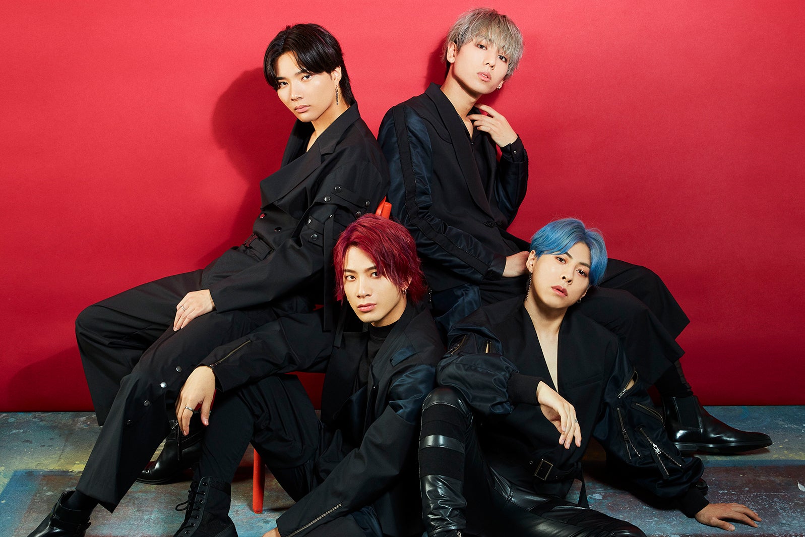 OWV、メジャーデビューシングル「UBA UBA」MV公開 “ウバウバダンス”で疾走感炸裂