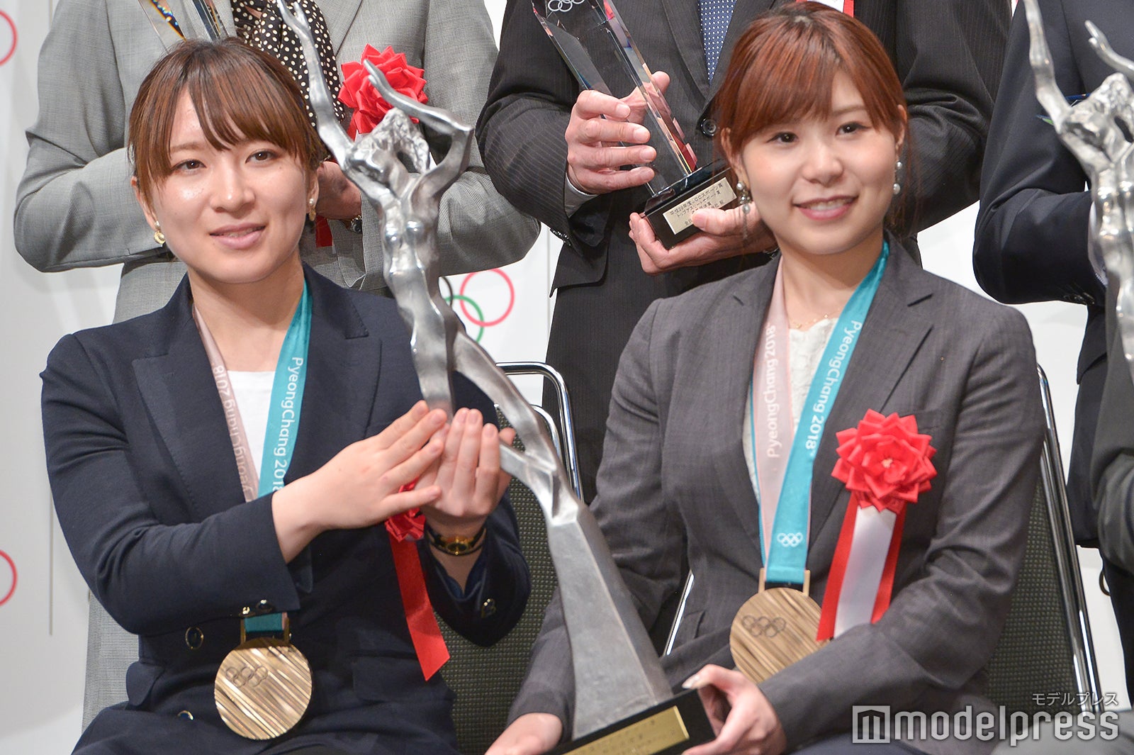 鈴木夕湖、吉田夕梨花 （C）モデルプレス
