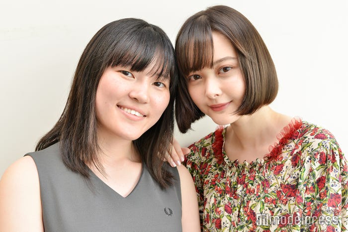 伊藤佑里香監督、玉城ティナ(C)モデルプレス