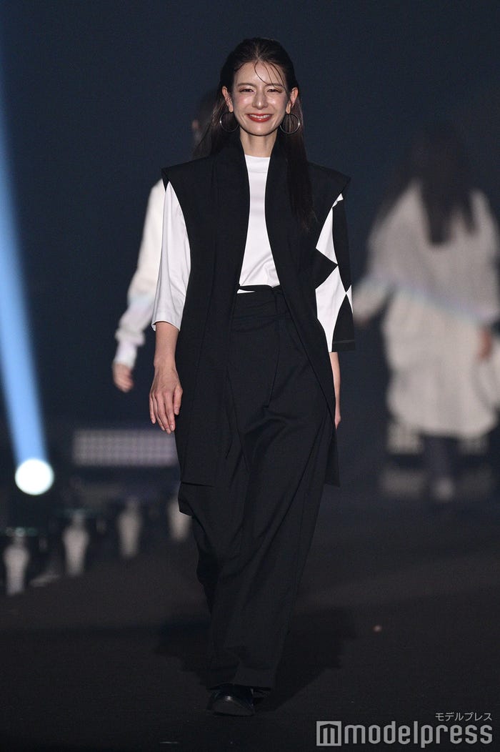 スザンヌ(C)モデルプレス