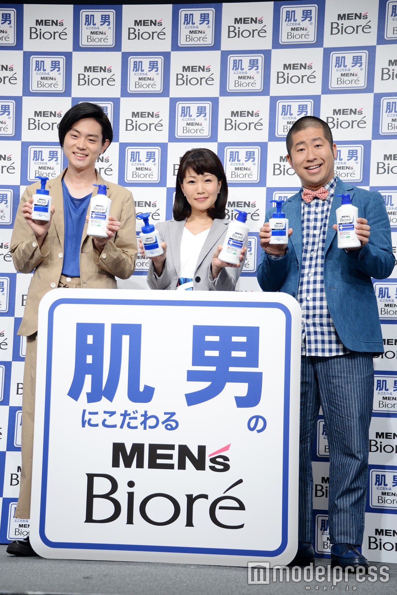 フォトセッション（C）モデルプレス