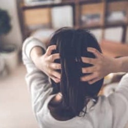 48歳子ども4人。カードや教育ローンで毎月25万円の返済をやり繰りしています