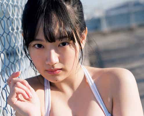 福島版「美少女図鑑」坂口風詩、初々しい水着姿でくっきり谷間