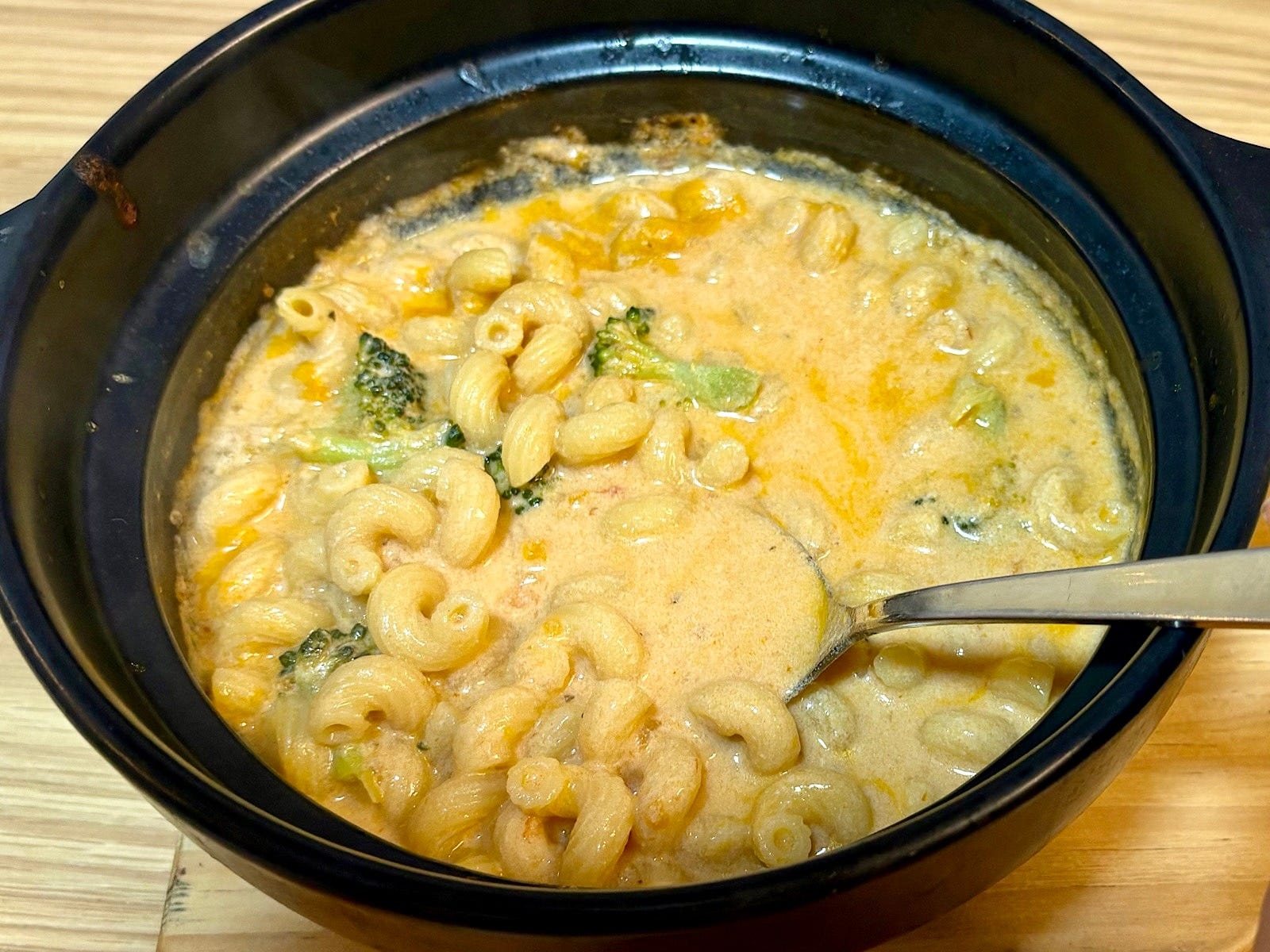 パスタをそのままスープに入れて煮込めば完成!