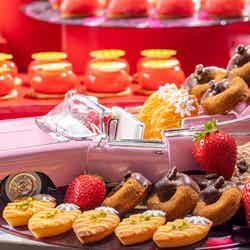 ストロベリー・ポッブ・スイーツビュッフェ/画像提供:コンラッド東京