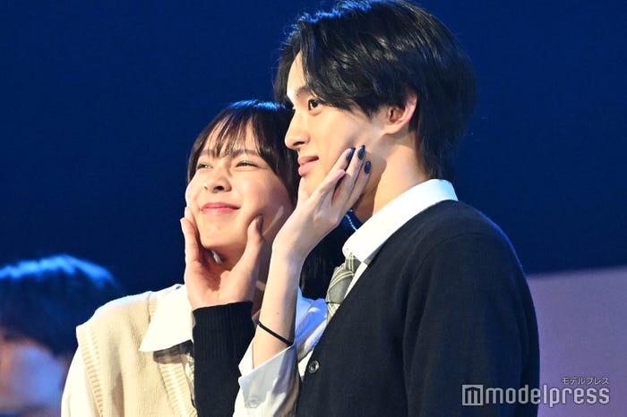 小國舞羽、ばお(C)モデルプレス