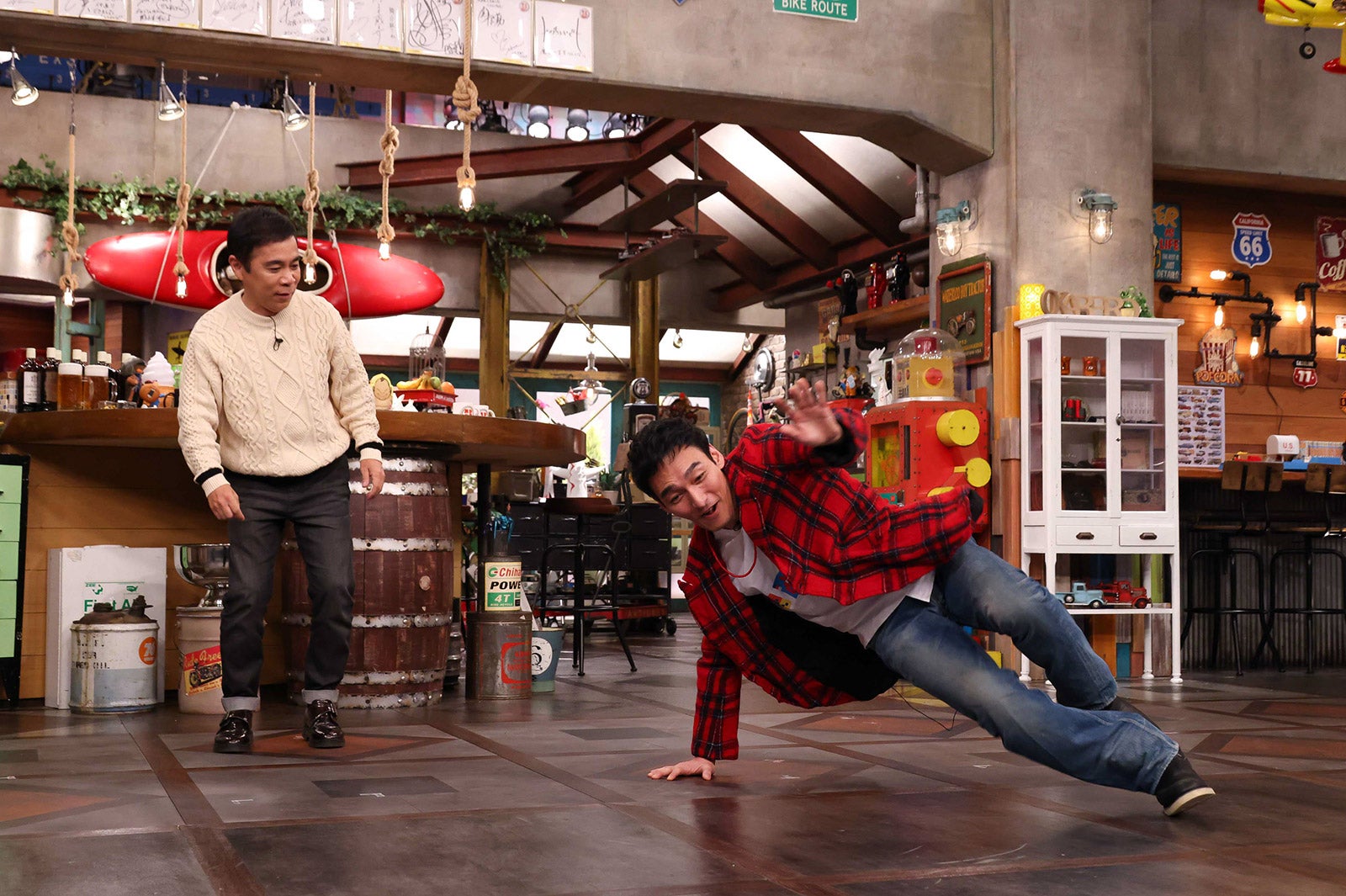 岡村隆史、草なぎ剛（C）カンテレ