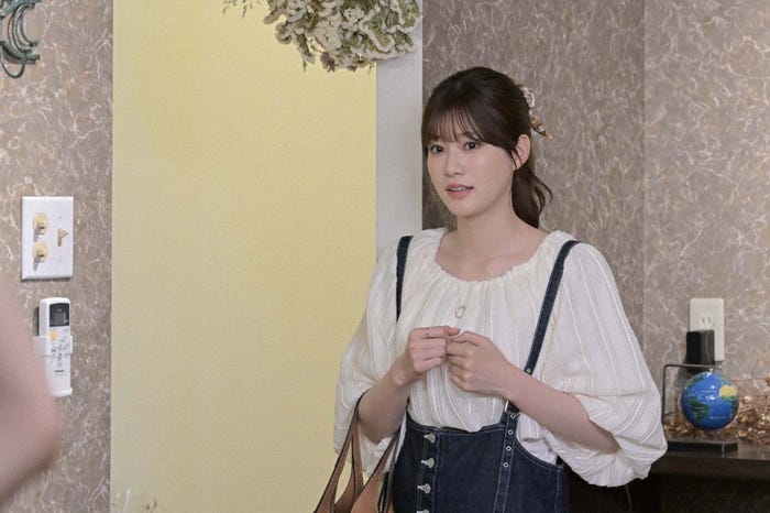 生見愛瑠「くるり~誰が私と恋をした?~」第7話より(C)TBS