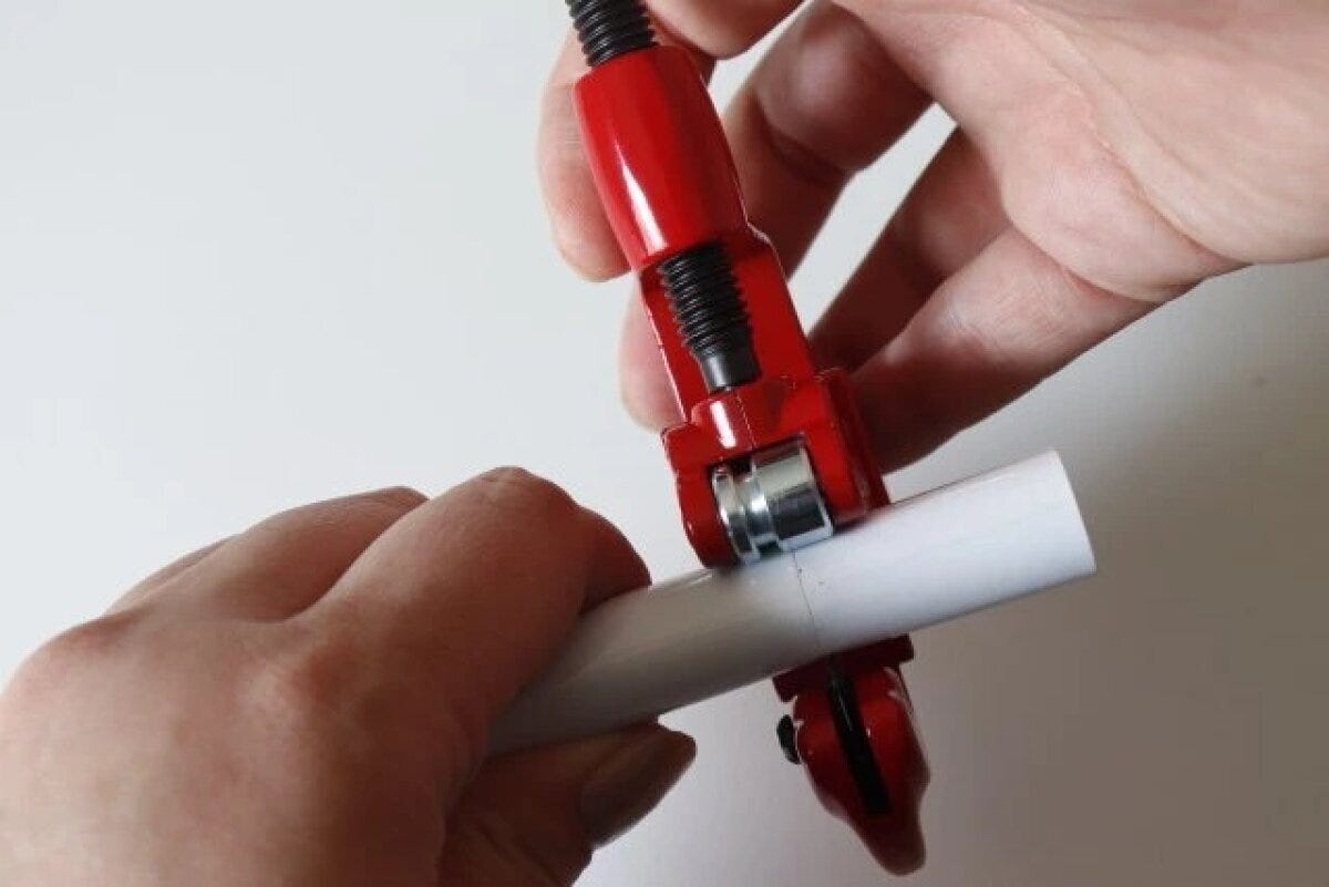 ダイソー　パイプカッター（切断可能サイズ直径3mm～28mm）