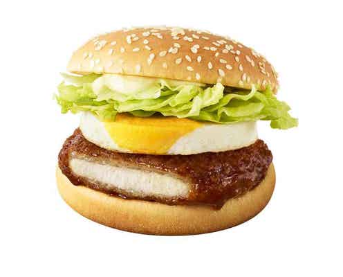 マクドナルド「とんかつ!!てりたま」初のカツを使用した新作バーガー