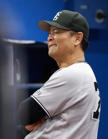 悪夢敗戦の巨人・橋上監督代行 12回の敬遠策を説明「単独二塁よりは詰めている方が。向こうが上だったかな」