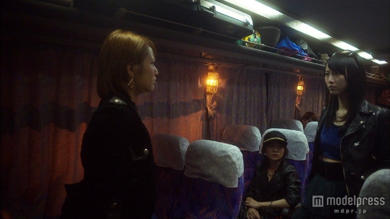 AKB48 33rdシングル「ハート・エレキ」（10月30日発売）ミュージックビデオより