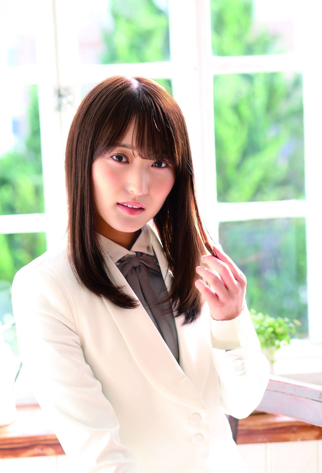 菅井友香／櫻坂46デビュー時制服カット（提供写真）