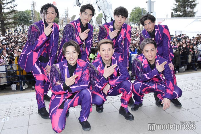 (左上から時計回りに)TOMO、KENZO、YORI、U-YEAH、KIMI、ISSA、DAICHI(C)モデルプレス