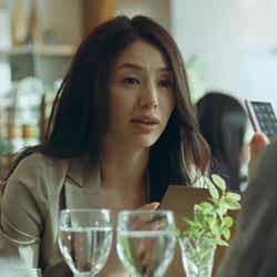 井川遥/新CM「auスマートパス アプリ取り放題」篇より