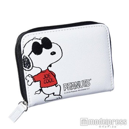 スヌーピー＆ウッドストック×SAZABY 
レザー調カードケース ／画像提供：宝島社