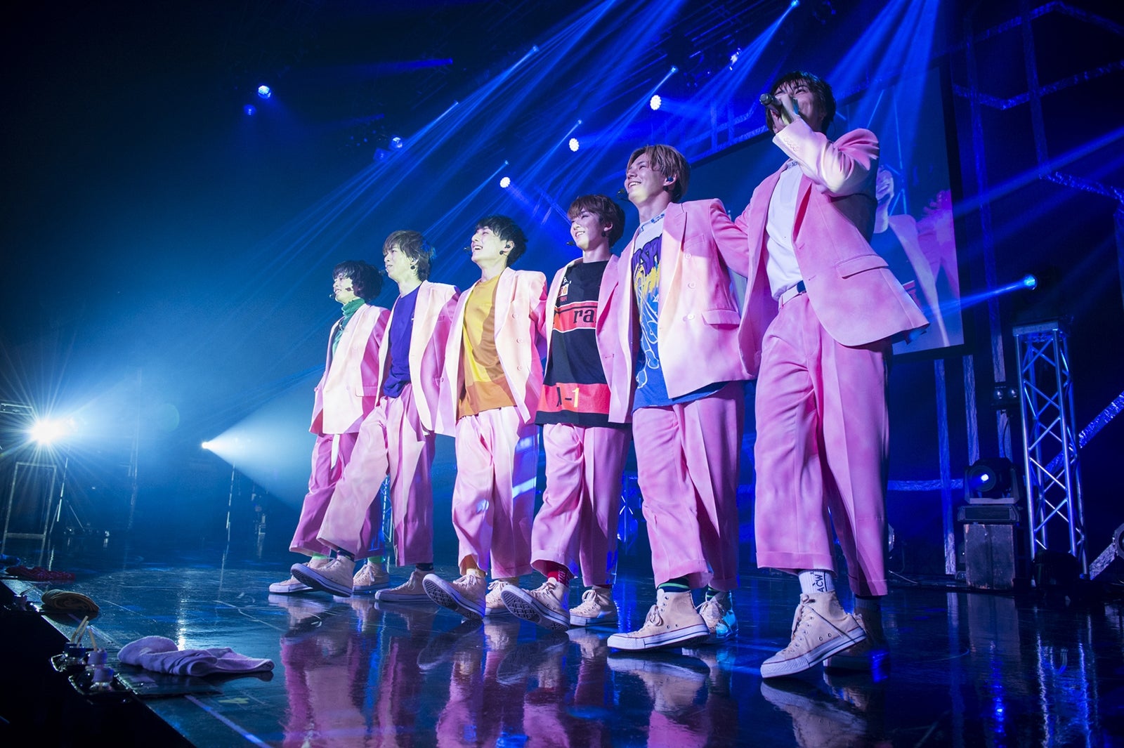 超特急（写真：米山三郎／深野輝美）