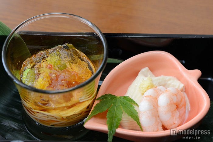 柚子風味の八方旨出汁素麺、海老とトロ湯葉