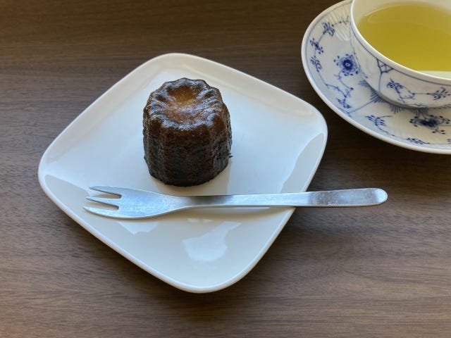 ローソン　濃密カヌレ　コンビニスイーツ