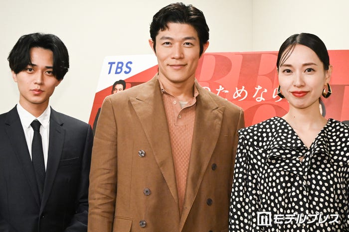 永瀬廉、鈴木亮平、戸田恵梨香(C)モデルプレス