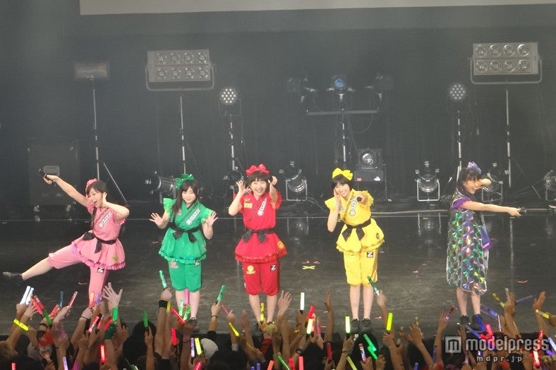 ももいろクローバーZ