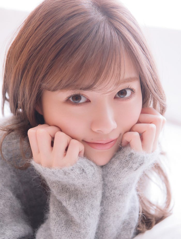 『FRIDAY』掲載カット:白石麻衣/画像提供:講談社