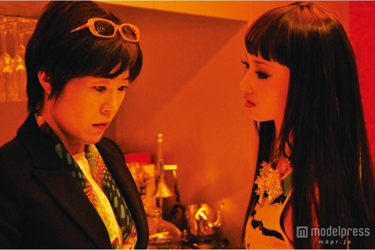 寺島しのぶ、沢尻エリカ（c）2012映画『ヘルタースケルター』製作委員会