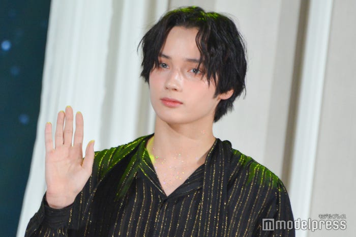 「ありがとうございます」と日本の記者へ感謝を述べたヒュニンカイ (C)モデルプレス