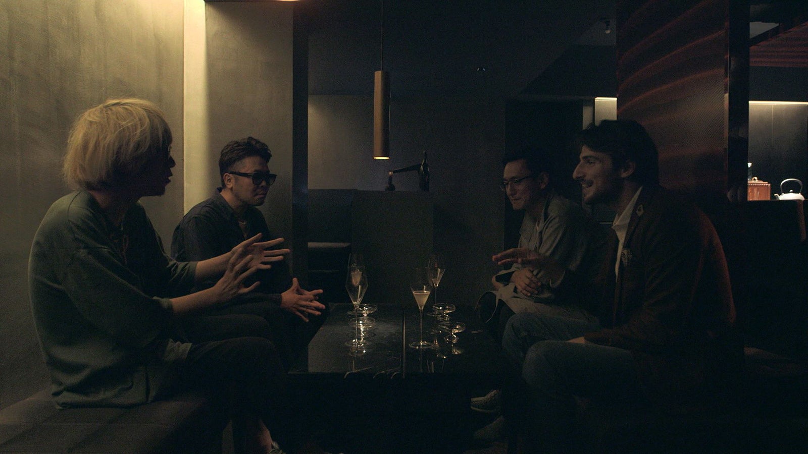 浅野いにお氏、真鍋昌平氏、「スピリッツ」副編集長、ジュゼッペ「TERRACE HOUSE TOKYO 2019-2020」22nd WEEK（C）フジテレビ／イースト・エンタテインメント