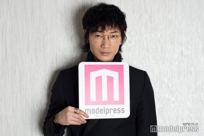 綾野剛(C)モデルプレス