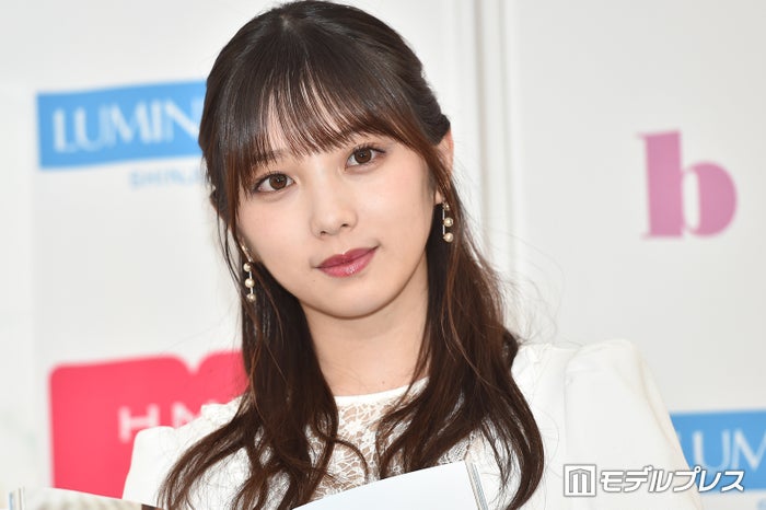 乃木坂46与田祐希、美肌輝くキャミ×ショーパン姿で急接近 オフショット動画に「スキップ可愛い」「近すぎてドキドキ」の声