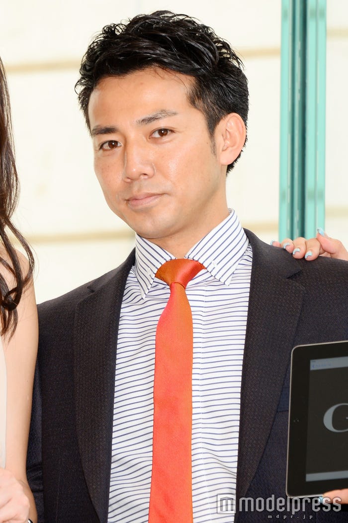 綾部祐二 (C)モデルプレス