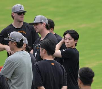 巨人激震 浦田が右肘靱帯損傷で登録抹消「もちろん悔しいですね」盗塁王＆新人王のタイトル争いへの影響も 橋上監督代行も苦渋の決断「彼の野球人生にも影響しかねない」