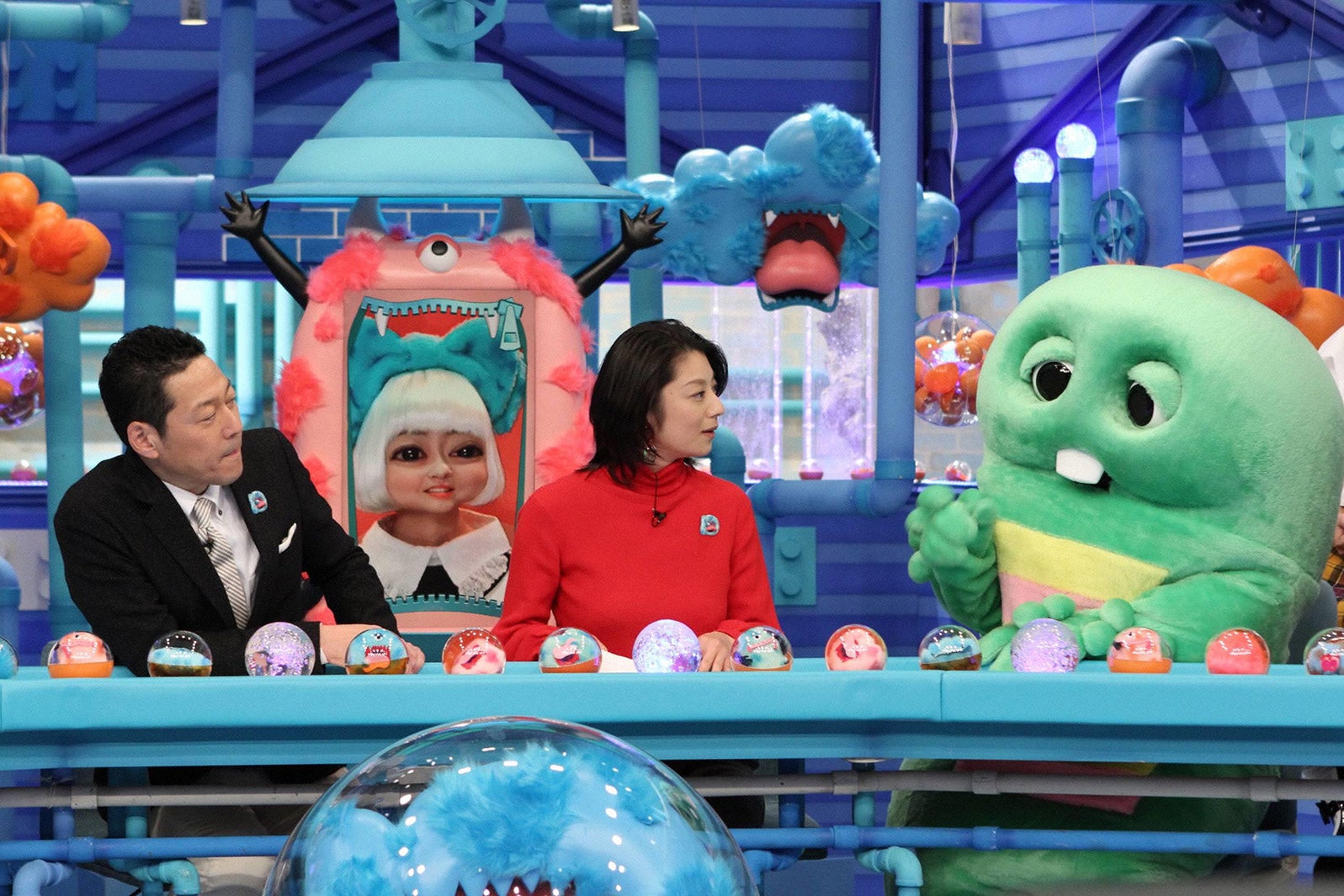 （左から）東野幸治、小池栄子、ガチャピン（C）フジテレビ