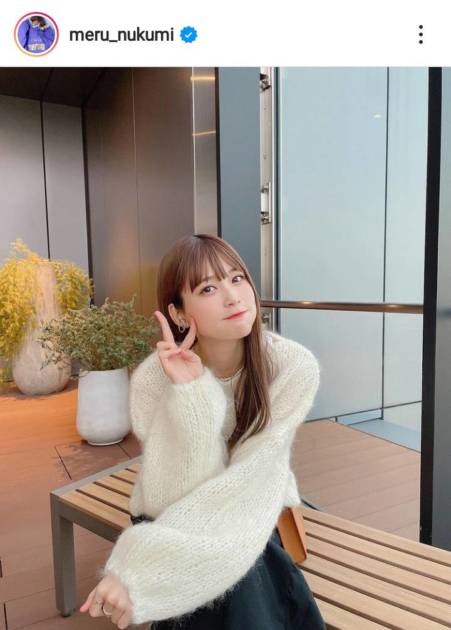 顔小さっ めるる 甘め 白ニット メガネ姿のカジュアルコーデに反響 世界一かわいい モデルプレス 顔小さっ めるる 甘め 白ニット メガネ姿のカジュアルコーデに反響 世界一かわいい モデルプレス