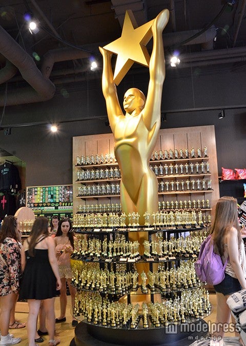 オスカー像のレプリカは種類が豊富／画像提供：THE HOLLYWOODLAND 