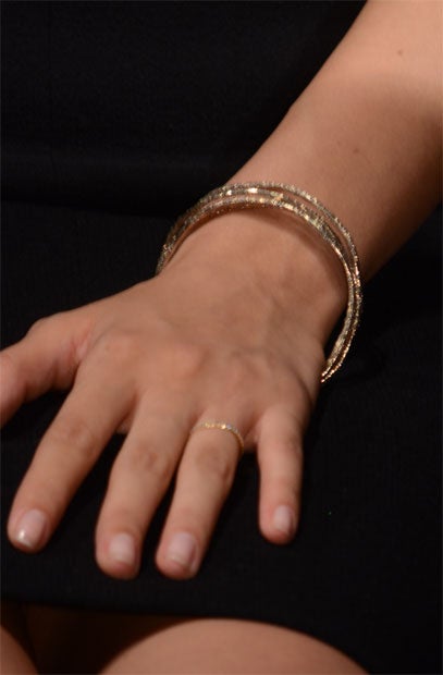 長谷川潤の左手薬指には指輪がキラリ