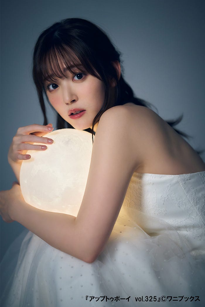 鈴木愛理/誌面カット(画像提供:ワニブックス)