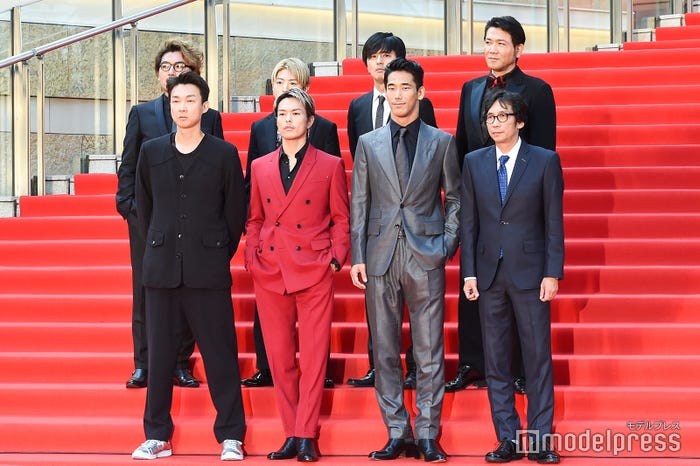 (左から)洞内広樹監督、佐野玲於、井上博貴監督、別所哲也、松永大司、今市隆二、小林直己、行定勲監督(C)モデルプレス