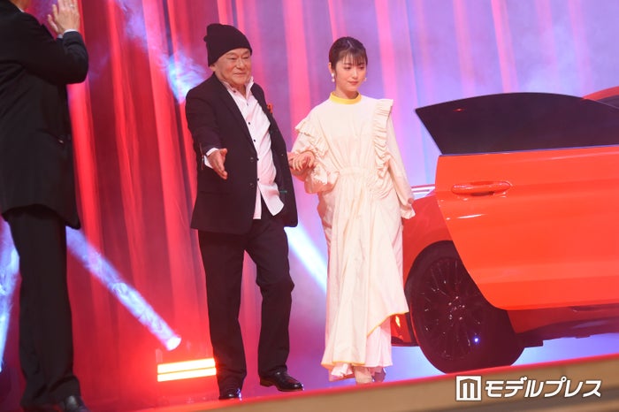 浜辺美波 豪華声優陣との共演に涙 名前の由来 南ちゃん とも対面 名探偵コナン 緋色の弾丸 モデルプレス