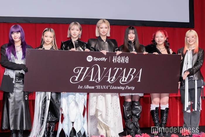 NAOKO(ナオコ)、YURI(ユリ)、 JISOO(ジス)、 MOMOKA(モモカ)、KOHARU(コハル)、CHIKA(チカ)、MAHINA(マヒナ)(C)モデルプレス