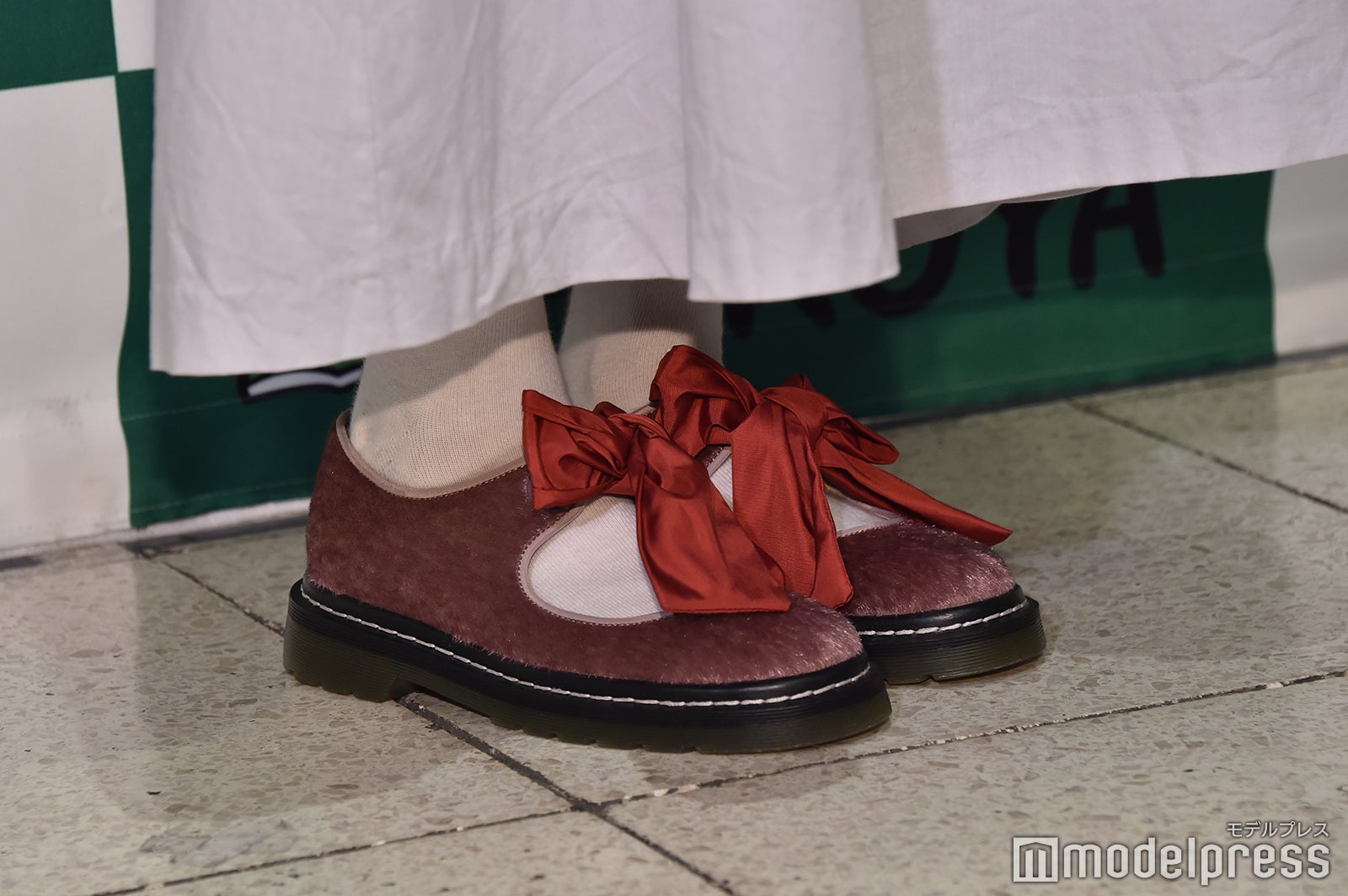 市川美織の足元（かわいい） （C）モデルプレス