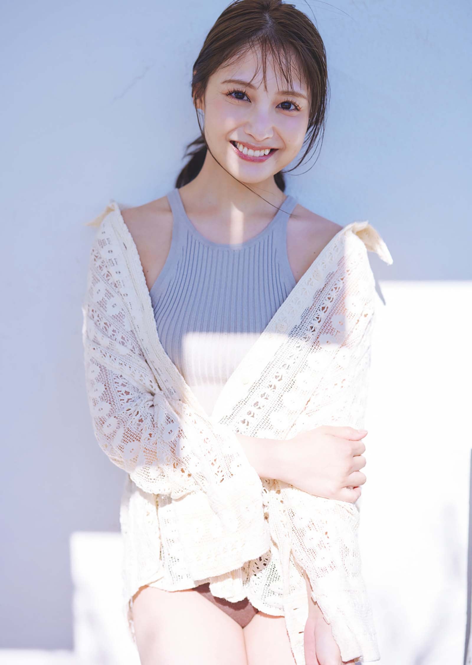 「ゴーカイジャー」出演の小池唯、約10年ぶりグラビア ランジェリー姿で透明素肌披露