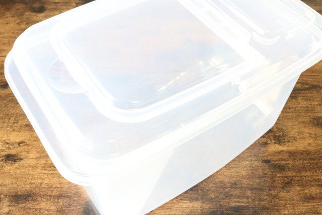 ダイソー　米びつ兼フードストッカー