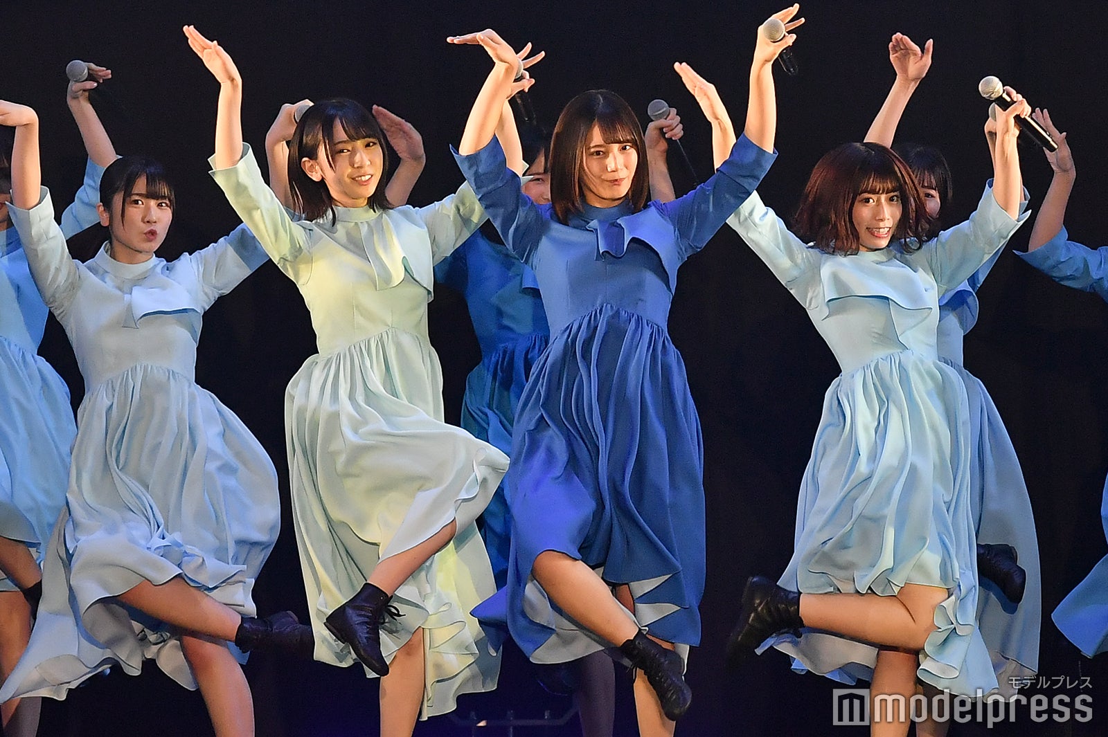 日向坂46、新曲「青春の馬」初披露 怒涛のパフォーマンスで