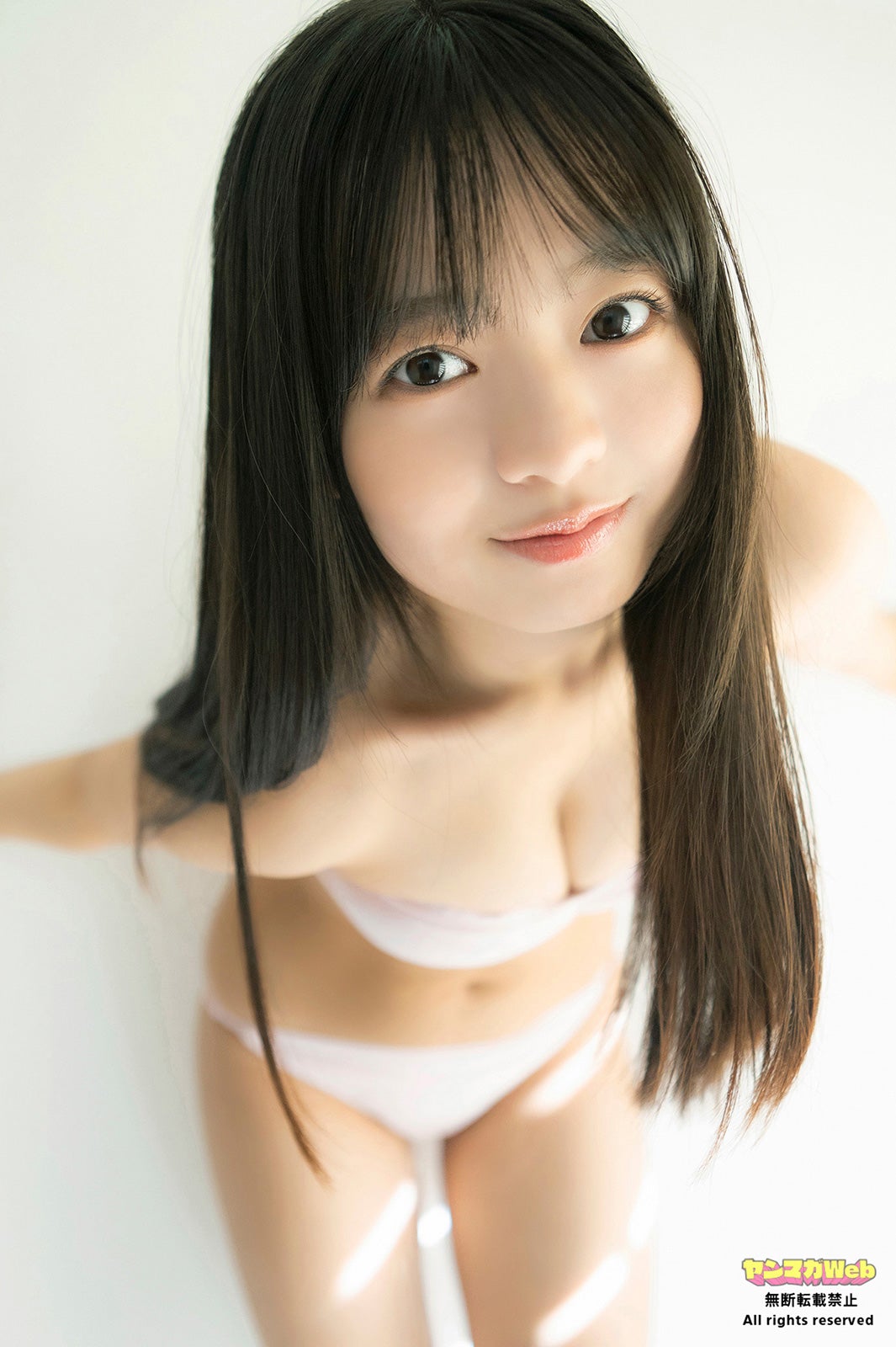 「ミスマガジン2023」加藤綾乃、うっとり美バスト披露 汗流すフィットネスグラビア