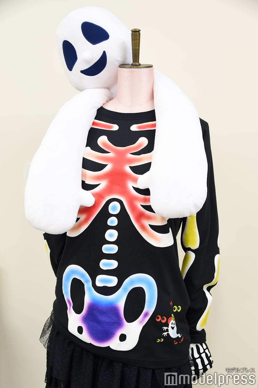 背負うとかわいらしいゴーストのぬいぐるみも！ （C）モデルプレス（C）Disney