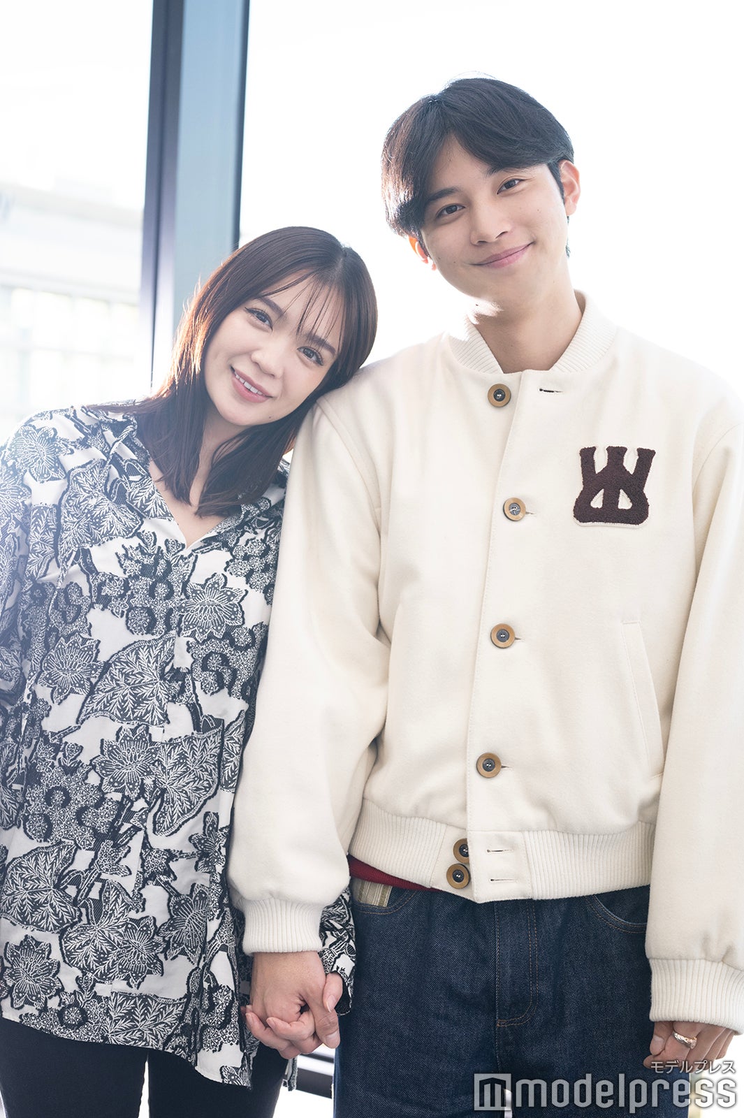 矢ヶ部初音、高崎凌（C）モデルプレス