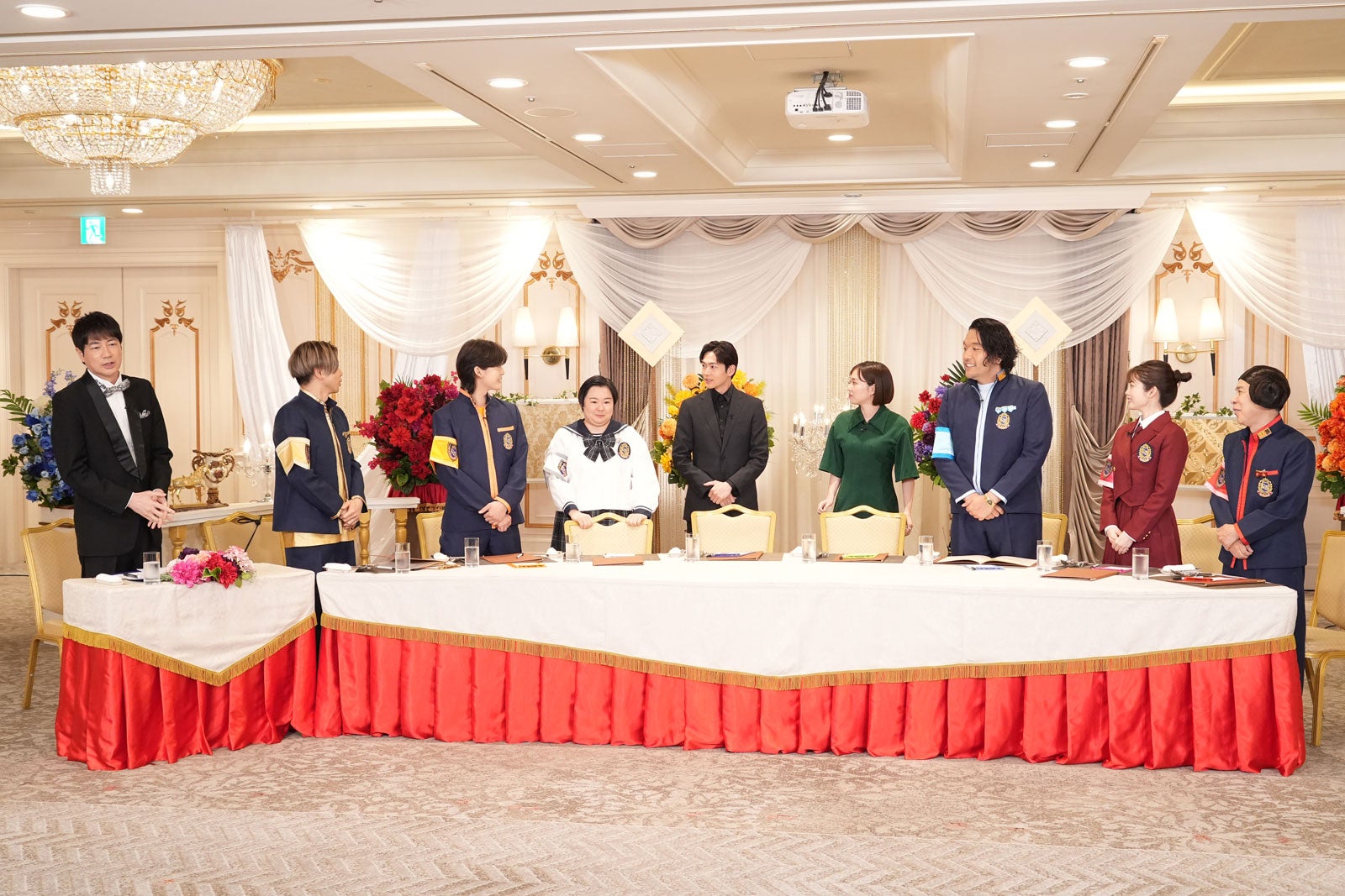 羽鳥慎一、増田貴久、高橋文哉、やす子、松下洸平、石川佳純、盛山晋太郎、小芝風花、岡村隆史（C）日本テレビ